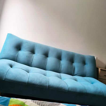 Spacious Double Bedroom With Private Toilet And Shared Kitchen With On Premesis Parking Oldbury  Esterno foto